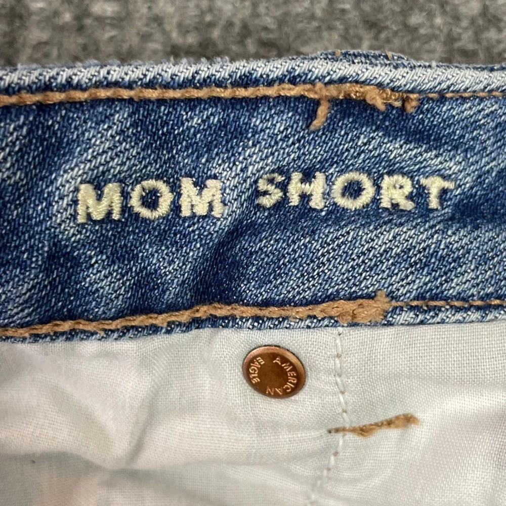 American Eagle Mom Shorts Womens 18 Blue Distressed Denim High Waisted Raw Hem